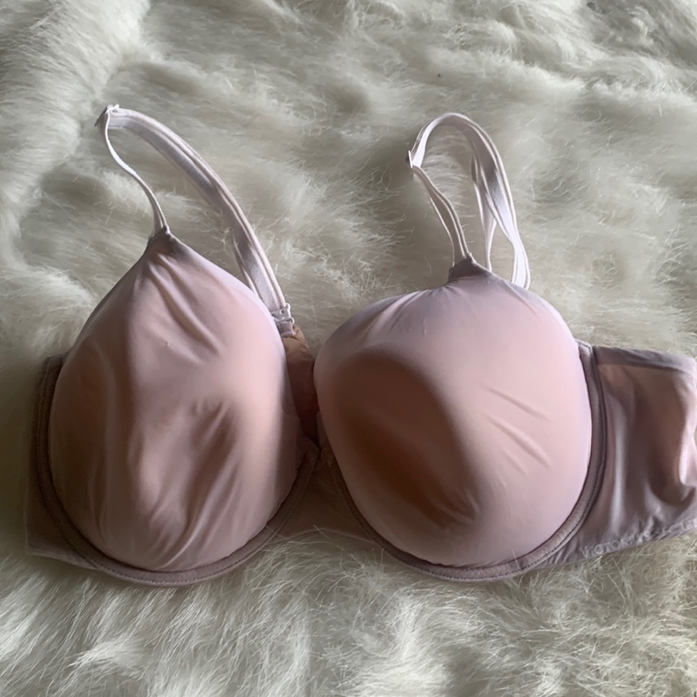 Victoria’s Secret t-shirt bra
